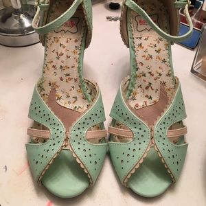 Betsie Bettie heels Mint wing tips wedding 8.5